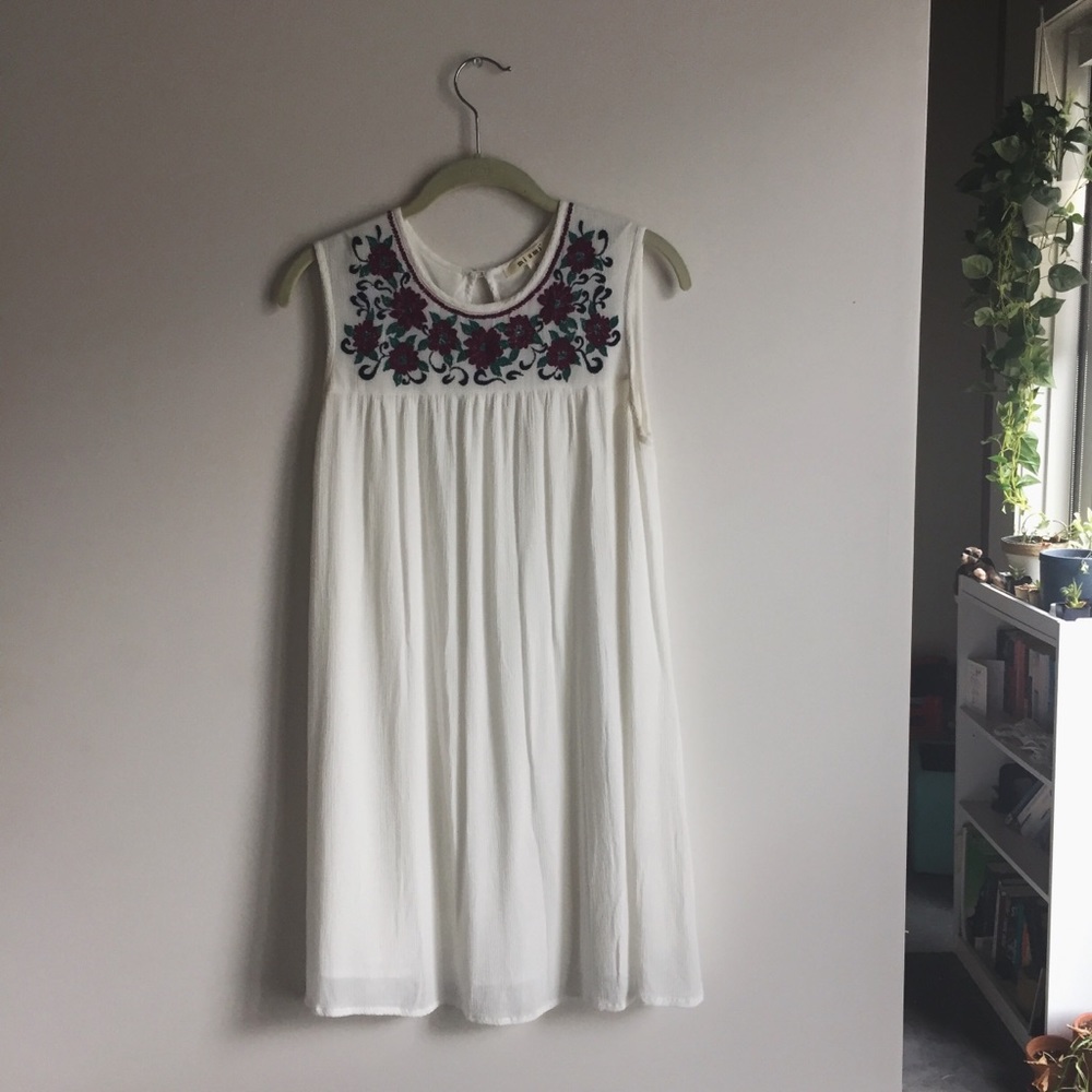 ✨ last chance! • white floral dress • francesca’s